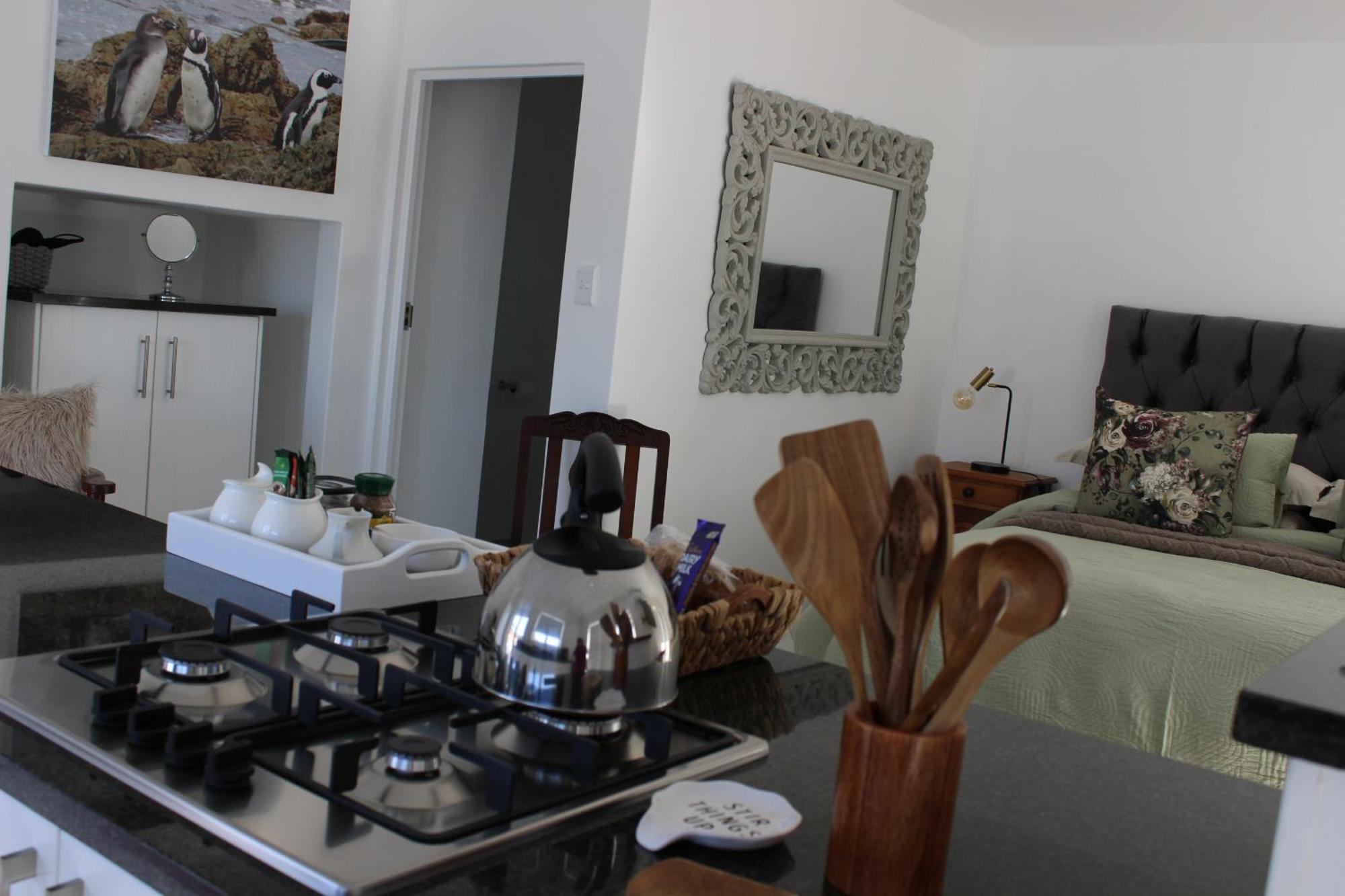 Nivenia Beach House Bettyʼs Bay Exterior foto