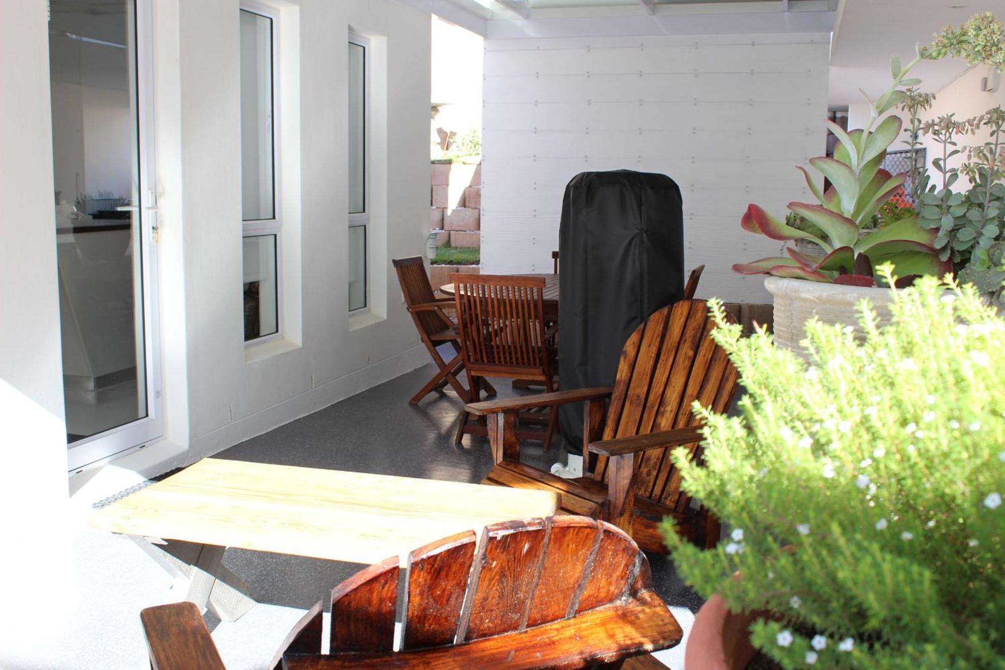 Nivenia Beach House Bettyʼs Bay Exterior foto